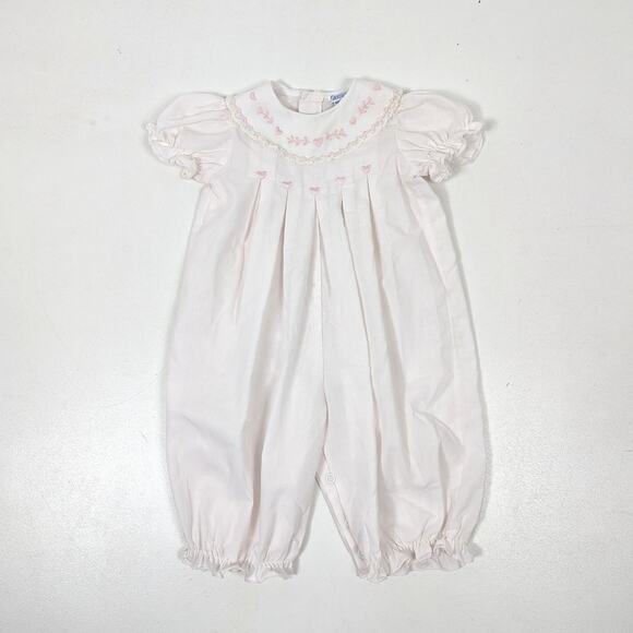 Vintage Carriage Boutiques Romper Baby Girls Size 6m White Heart Embroidered - Picture 1 of 5